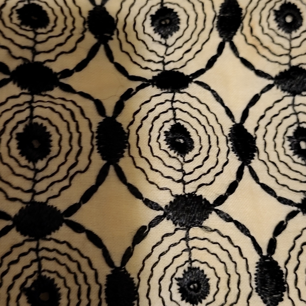 Women's Petites Talbot Cream and Black Geometric Pattern Pencil Skirt. Size 10. - Picture 7 of 8